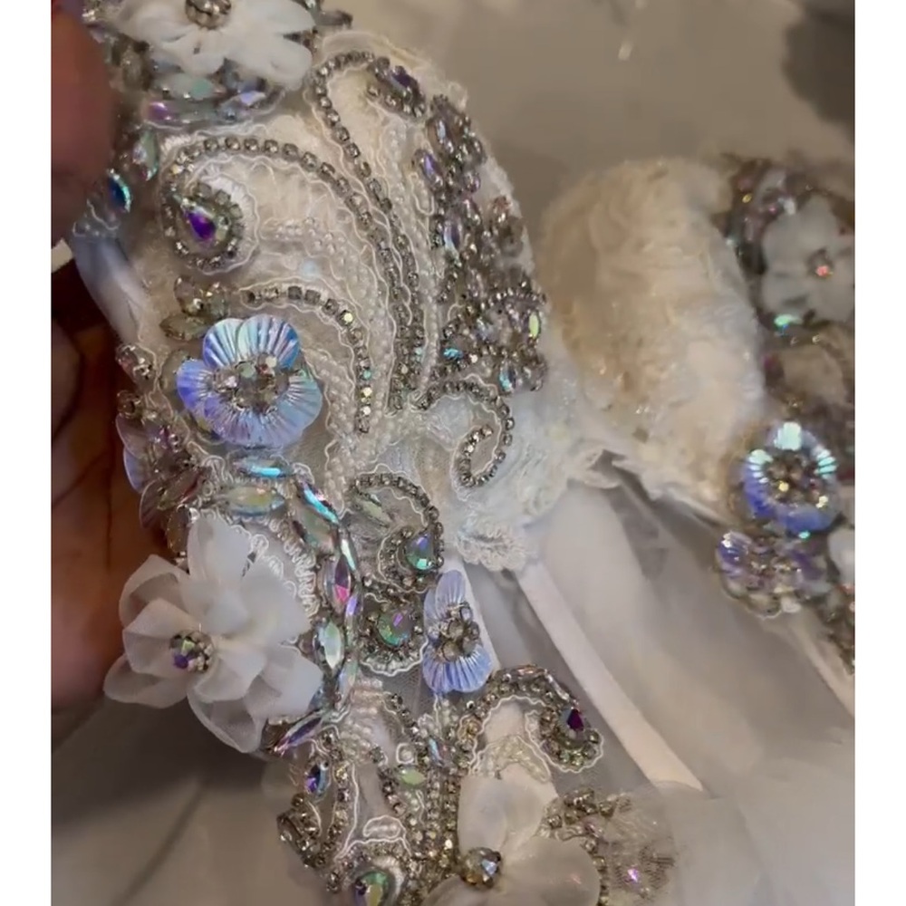 VTabi Bridal Robe - Picture 4 of 4